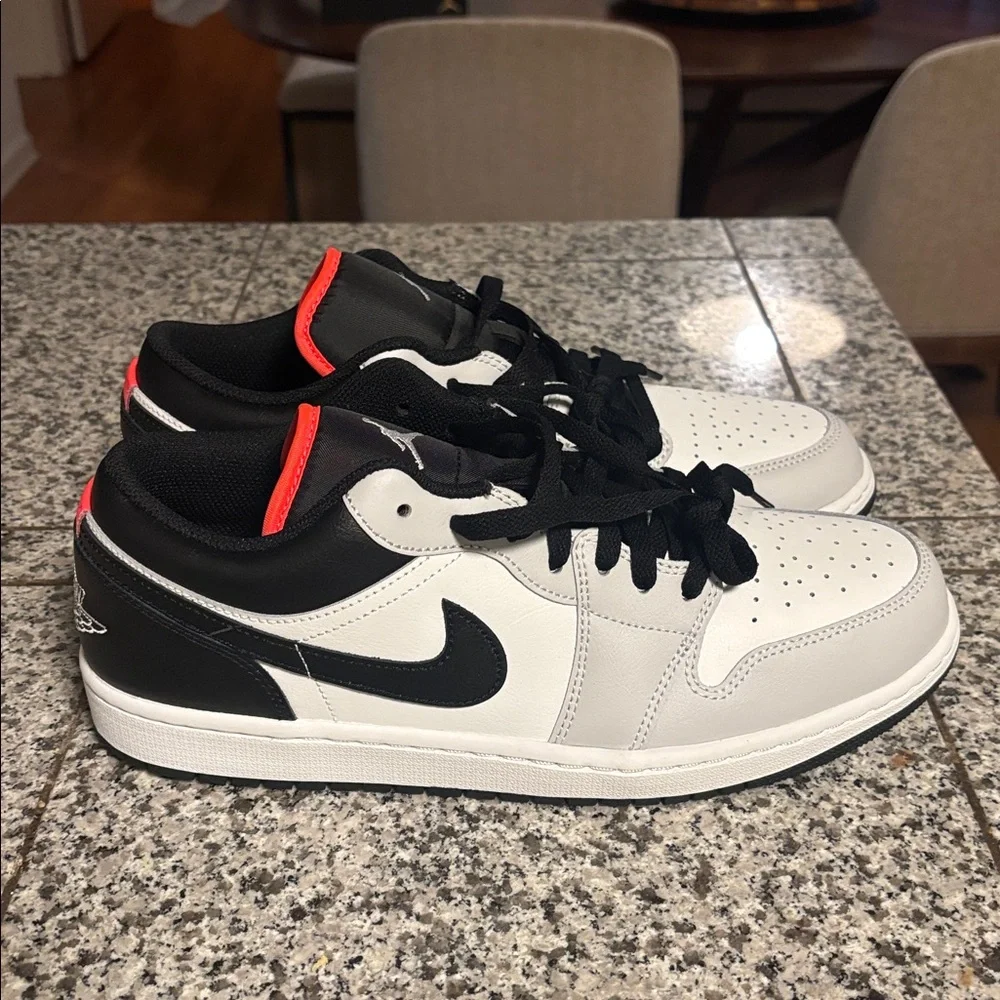 Nike Air Jordan Low Top Sneakers White Black Red NWOT - Picture 4 of 4